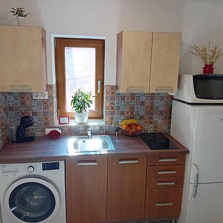 Edi Apartman Вечеш Екстериор снимка